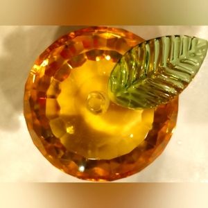 SD Lead Crystal Delicious Yellow Apple Paperweight